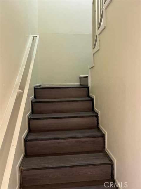 Detail Gallery Image 4 of 9 For 1451 W 105th St #2,  Los Angeles,  CA 90047 - 2 Beds | 1 Baths