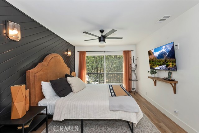 Detail Gallery Image 9 of 51 For 28596 North Bay, Lake Arrowhead,  CA 92352 - 4 Beds | 3 Baths