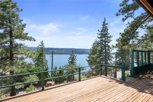 Detail Gallery Image 1 of 14 For 336 Big Bear Trail, Fawnskin,  CA 92333 - 1 Beds | 1 Baths