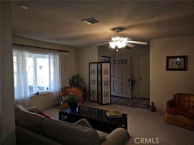 Detail Gallery Image 5 of 26 For 2637 Mirada St, Highland,  CA 92346 - 4 Beds | 2 Baths