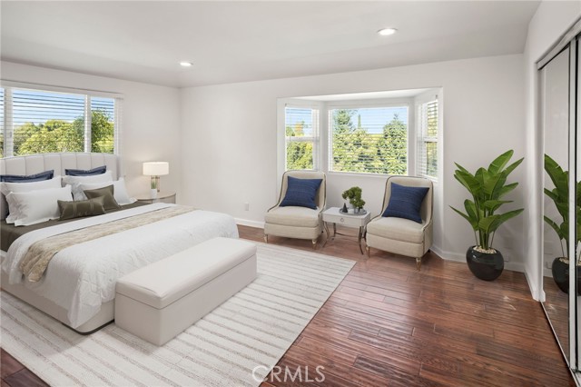 Detail Gallery Image 22 of 27 For 4800 Brewster Dr, Tarzana,  CA 91356 - 4 Beds | 4 Baths