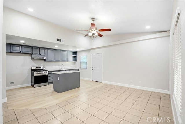 Detail Gallery Image 7 of 20 For 3015 Spruce St, Rialto,  CA 92376 - 4 Beds | 2 Baths