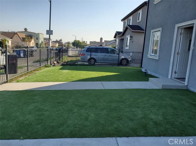 220 W 112th, Los Angeles CA: https://media.crmls.org/medias/50f685af-92e1-4c26-a65e-a61f67777b8a.jpg