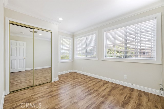2104 Crenshaw Boulevard, Los Angeles CA: https://media.crmls.org/medias/50f6b064-b45c-4f8a-9937-e37d8e51e644.jpg