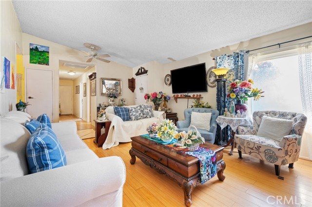 Detail Gallery Image 14 of 38 For 366 Bohnert Ave, Rialto,  CA 92377 - 3 Beds | 2 Baths