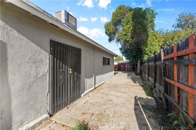 Detail Gallery Image 6 of 25 For 2135 Down, Riverside,  CA 92507 - 4 Beds | 2 Baths