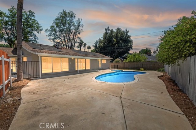 Detail Gallery Image 35 of 41 For 2111 Elsinore Rd, Riverside,  CA 92506 - 3 Beds | 2/1 Baths
