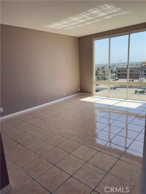 850 E Ocean Boulevard, Long Beach CA: https://media.crmls.org/medias/50f8b880-8032-4db2-baab-481888c41c82.jpg