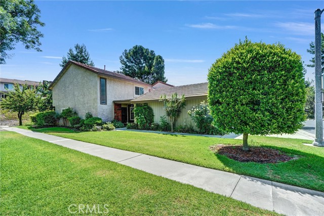 Detail Gallery Image 2 of 34 For 2609 Cypress Point Dr, Fullerton,  CA 92833 - 3 Beds | 2/1 Baths