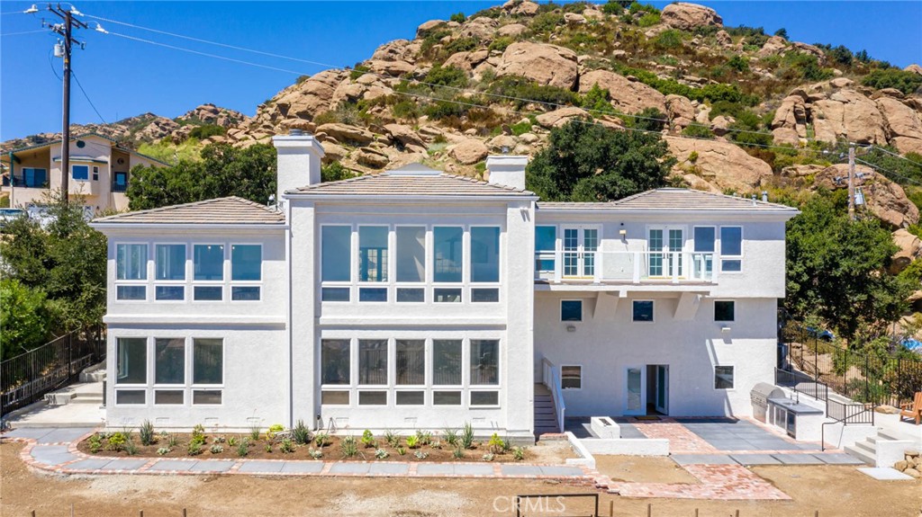 1112 Mesa Drive
