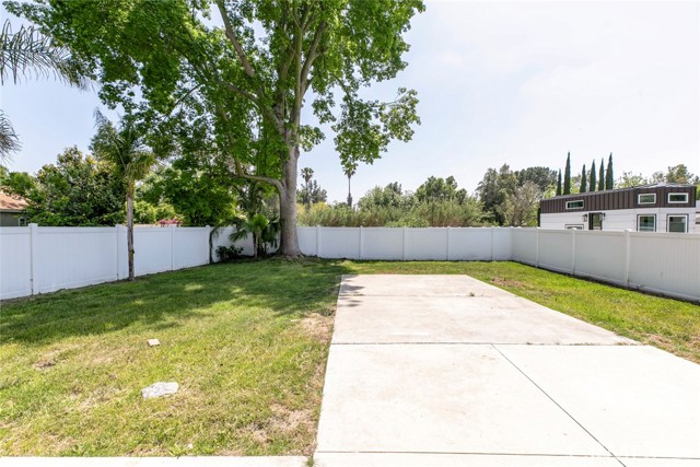 Detail Gallery Image 27 of 28 For 17646 Raymer St, Northridge,  CA 91325 - 3 Beds | 3 Baths