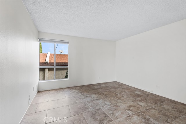 Detail Gallery Image 13 of 23 For 5115 Kester #202,  Sherman Oaks,  CA 91403 - 2 Beds | 2 Baths