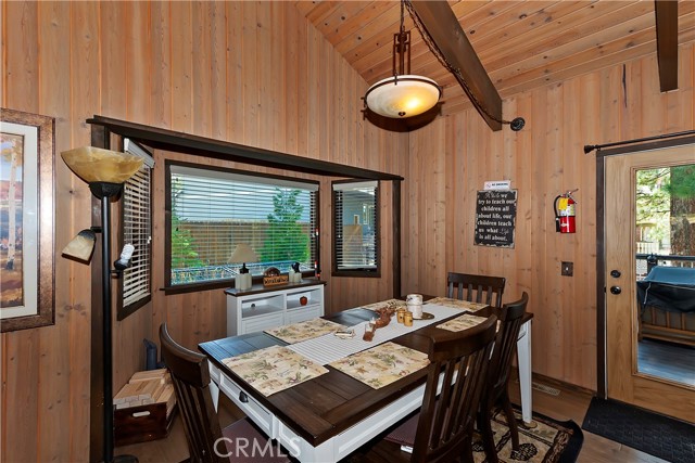 Detail Gallery Image 15 of 45 For 423 Pine View Dr, Big Bear City,  CA 92314 - 3 Beds | 2 Baths