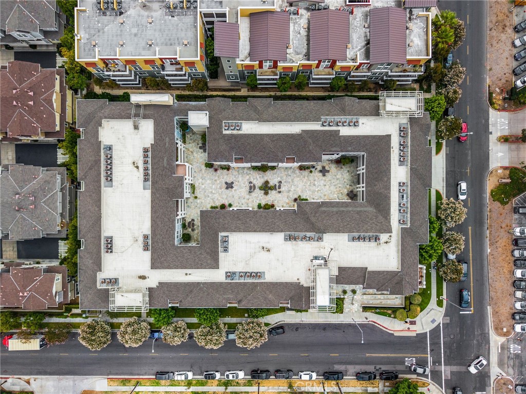 https://media.crmls.org/medias/50fdc1db-a4d5-4192-a2d3-a2724009590c.jpg?preset=X-Large