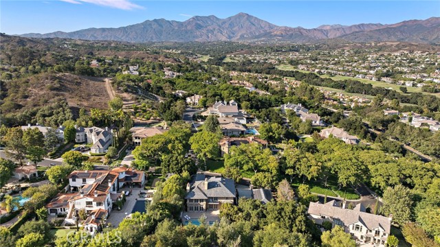 9 Sawgrass, Coto de Caza CA: https://media.crmls.org/medias/50ff4563-d2da-44b6-b8d3-fffff72da37d.jpg