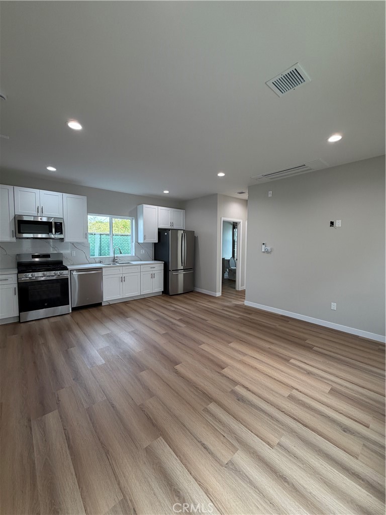 7330 Riverton #3/4