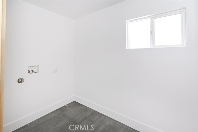 Detail Gallery Image 25 of 33 For 18856 Calvert St, Reseda,  CA 91335 - 3 Beds | 2/1 Baths