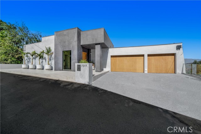 Detail Gallery Image 1 of 1 For 7317 Caverna Dr, Los Angeles,  CA 90068 - 5 Beds | 4/1 Baths