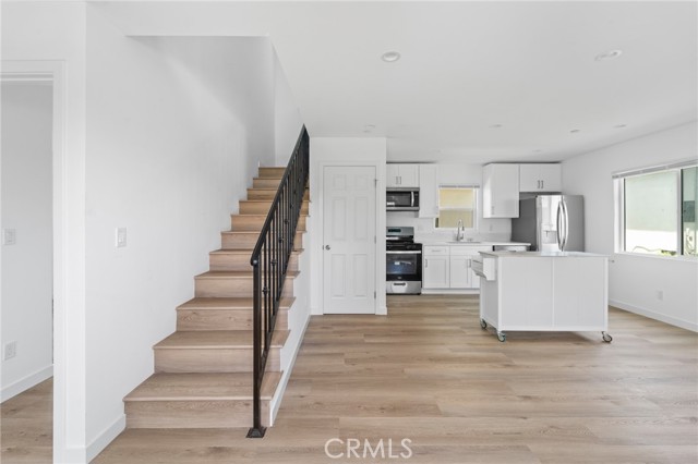 18656 Runnymede Street, Reseda CA: https://media.crmls.org/medias/5100f580-0ab5-40f7-b572-cc8848012d21.jpg