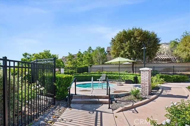 22517 Skipping Stone Drive, Saugus CA: https://media.crmls.org/medias/51010052-16e0-48dc-9335-a408865cfe80.jpg