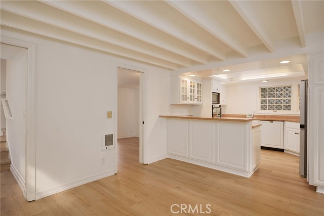 Detail Gallery Image 4 of 12 For 703 Orchid, Corona Del Mar,  CA 92625 - 2 Beds | 2 Baths