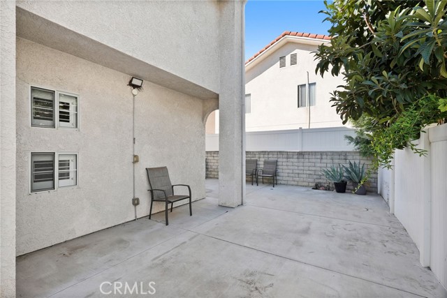 18328 Keswick Street photo 38