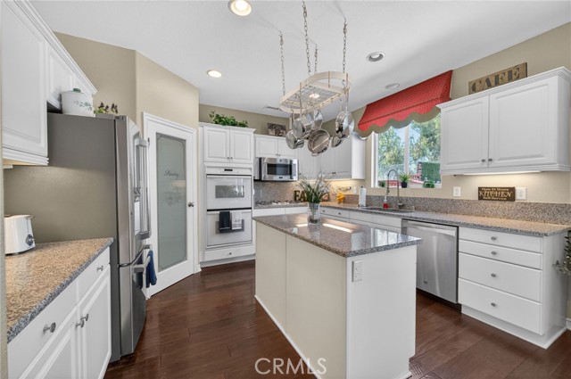 Detail Gallery Image 11 of 58 For 38429 Clearbrook Dr, Murrieta,  CA 92563 - 4 Beds | 2/1 Baths