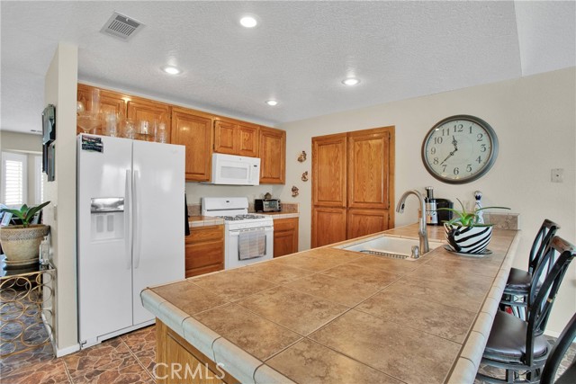 Detail Gallery Image 15 of 48 For 15545 Dale Evans, Apple Valley,  CA 92307 - 3 Beds | 2 Baths