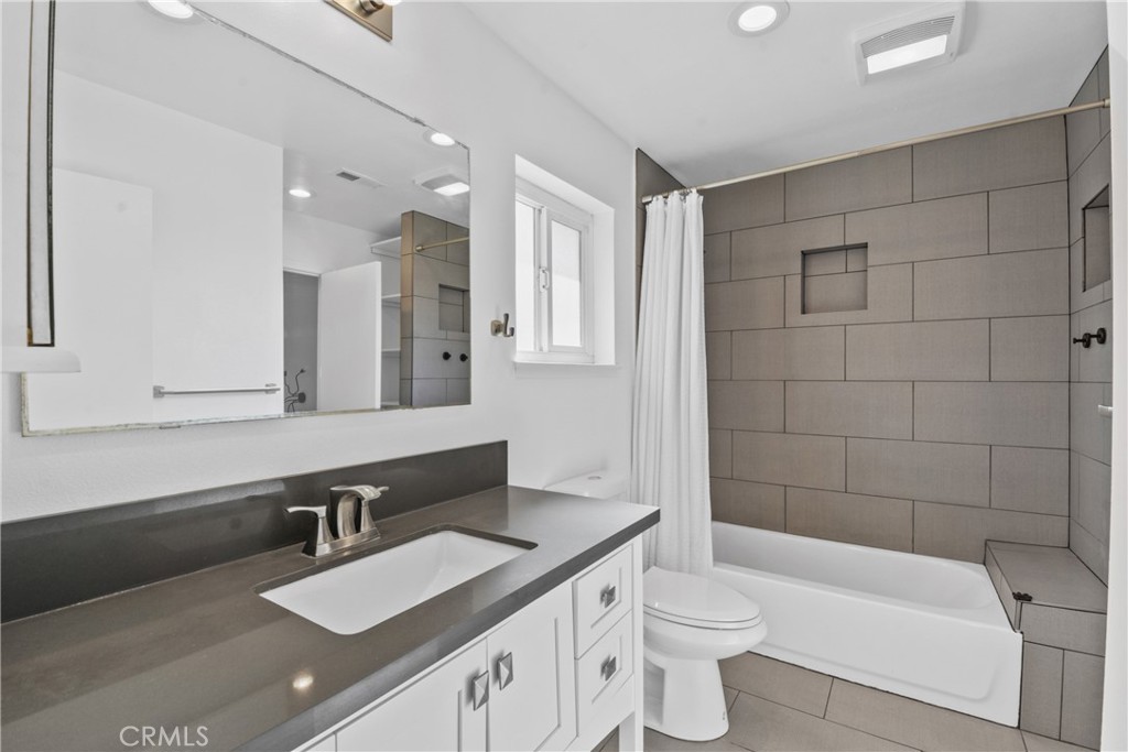 MLS #OC25258751 image #21