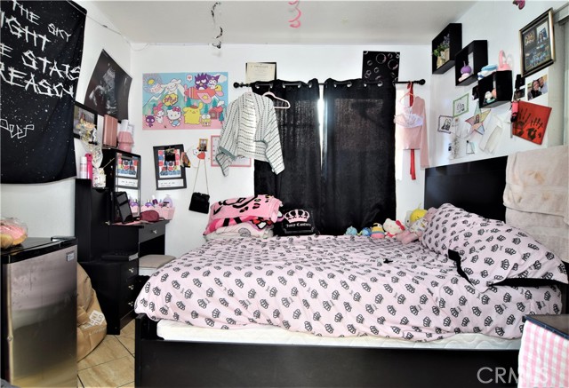 Detail Gallery Image 14 of 28 For 14807 Oro Grande, Sylmar,  CA 91342 - 5 Beds | 3 Baths