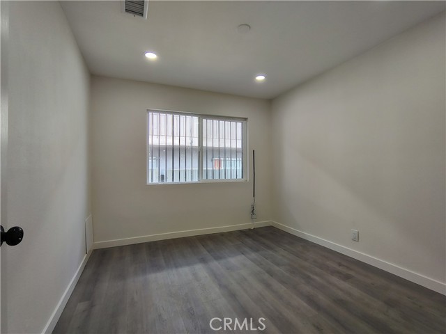 Detail Gallery Image 18 of 29 For 231 E Century, Los Angeles,  CA 90003 - 2 Beds | 1/1 Baths