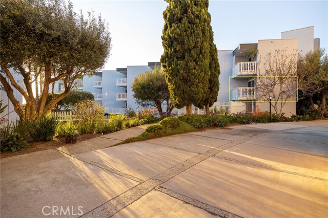 610 The Village, Redondo Beach, California 90277, ,Residential,Sold,The Village,SB22043671