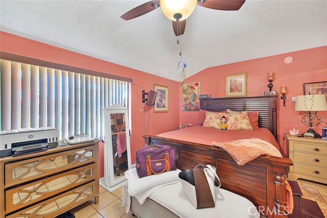 14104 Barrydale Street, La Puente CA: https://media.crmls.org/medias/510438d7-ca27-411e-ba00-ccda1c1c7229.jpg
