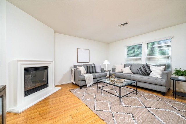 Detail Gallery Image 9 of 43 For 406 N Placer Privado, Ontario,  CA 91764 - 3 Beds | 2/1 Baths