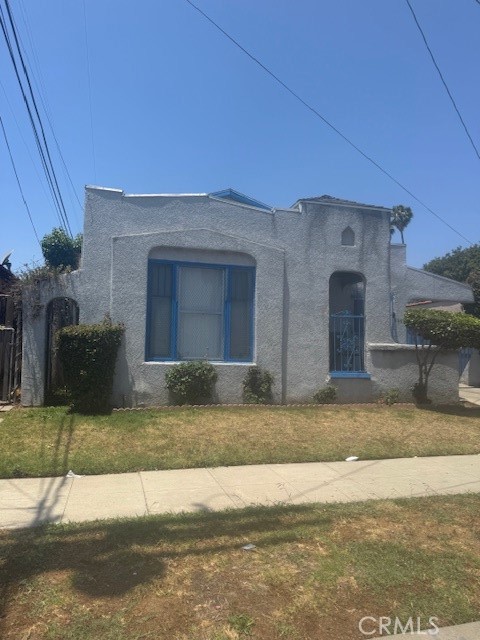 8463 S Halldale Avenue, Los Angeles CA: https://media.crmls.org/medias/51057688-989a-4aa3-aadf-1268212a86ec.jpg