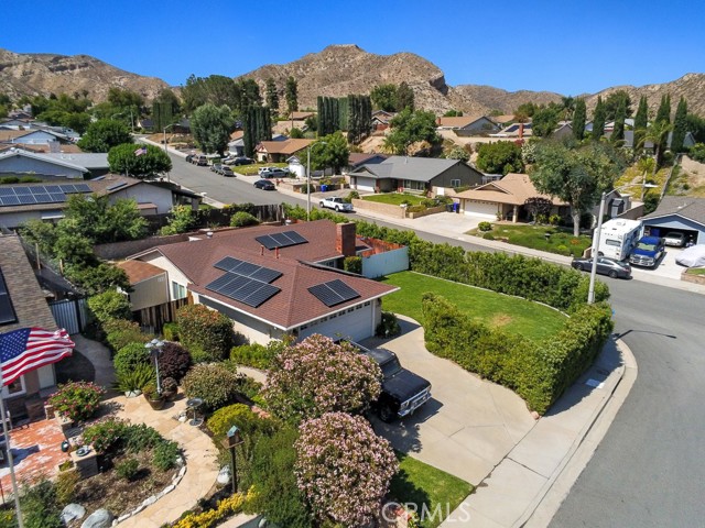 Detail Gallery Image 4 of 20 For 14705 Calla Lily Ct, Canyon Country,  CA 91387 - 3 Beds | 2 Baths