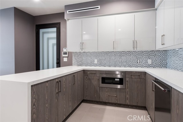 Detail Gallery Image 8 of 21 For 2225 Mira Vista Ave #206,  Montrose,  CA 91020 - 3 Beds | 2 Baths