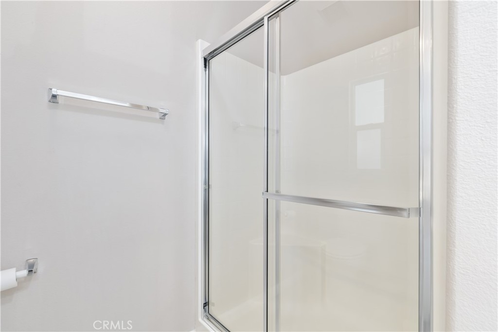 https://media.crmls.org/medias/51060e64-25e5-45c7-8739-b5d66da86c7b.jpg?preset=X-Large
