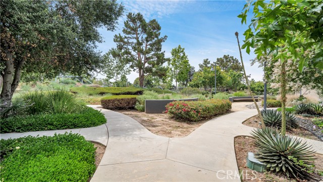 122 Fixie, Irvine CA: https://media.crmls.org/medias/5106e751-3690-43c6-b79c-685d9c2e3a1c.jpg