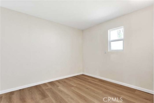 Detail Gallery Image 11 of 17 For 18254 Madrone, Adelanto,  CA 92301 - 6 Beds | 2 Baths