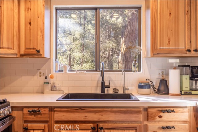 Detail Gallery Image 23 of 61 For 912 Bear Mountain Rd, Big Bear City,  CA 92314 - 3 Beds | 2 Baths
