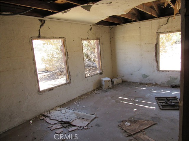 Detail Gallery Image 9 of 28 For 8626 La Contenta Rd, Yucca Valley,  CA 92284 - 2 Beds | 1 Baths