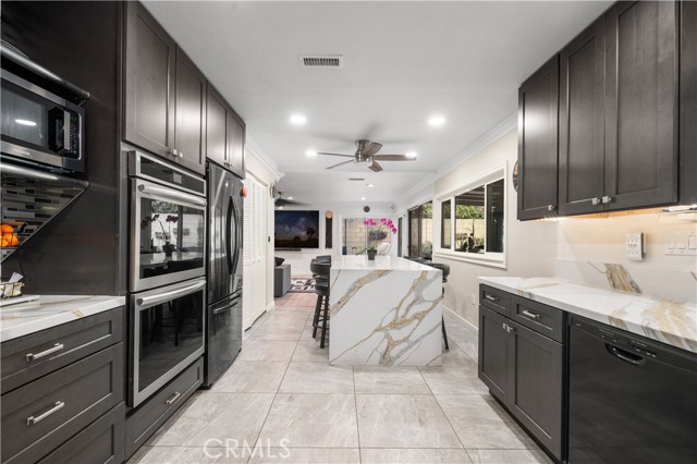 Detail Gallery Image 12 of 35 For 5842 Shasta Cir, La Palma,  CA 90623 - 5 Beds | 3/1 Baths