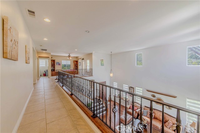 2101 S Sanders Ct, La Habra CA: https://media.crmls.org/medias/51089387-327a-4ead-be54-324672075d36.jpg