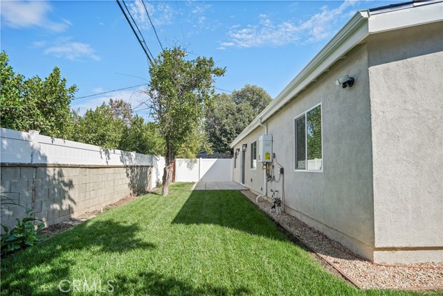 Detail Gallery Image 20 of 24 For 19027 Calvert St, Tarzana,  CA 91335 - 2 Beds | 2 Baths