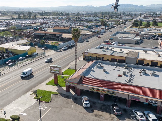 275 9th street, San Bernardino CA: https://media.crmls.org/medias/510aae16-8658-4d7b-b0dd-6a33f438c8ec.jpg