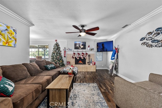 Detail Gallery Image 5 of 45 For 30698 Long Point, Canyon Lake,  CA 92587 - 3 Beds | 2 Baths