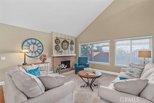 Detail Gallery Image 6 of 48 For 11608 Onyx, Cypress,  CA 90630 - 5 Beds | 3 Baths