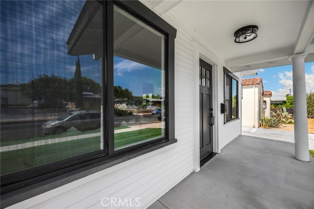 5336 Stratford Road, Los Angeles CA: https://media.crmls.org/medias/510b3511-d886-4b6c-ad82-2bf73536beb8.jpg