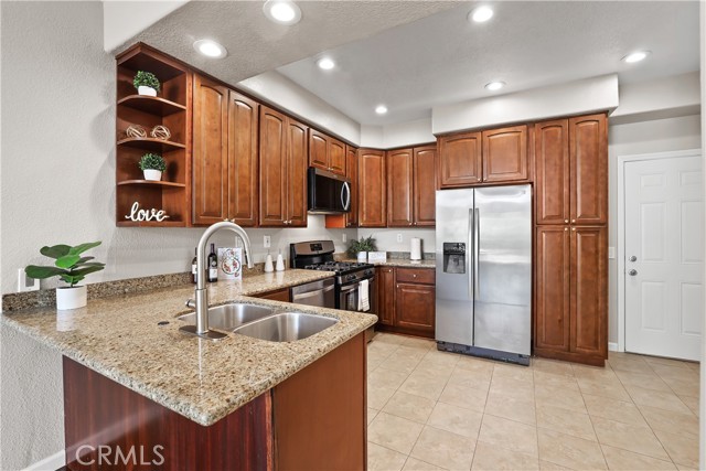 Detail Gallery Image 6 of 18 For 28312 Pueblo Drive, Lake Forest,  CA 92679 - 3 Beds | 3 Baths